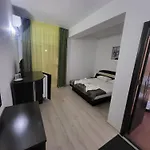 House 1 Pensjonat 2*