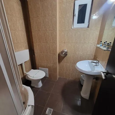 House 1 Guest house 2*