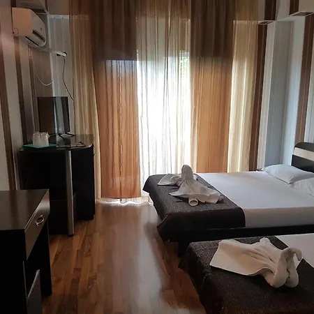 House 1 Guest house 2*