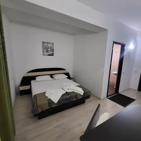 House 1 Guest house 2*