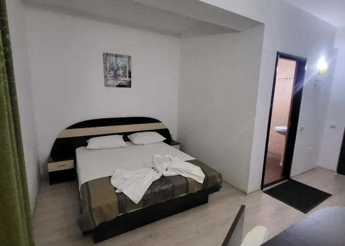 House 1 Guest house 2*