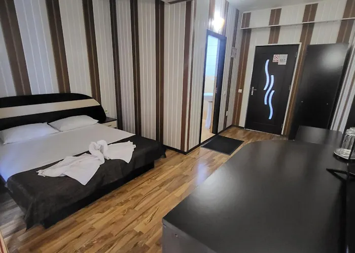 House 1 Guest house 2*